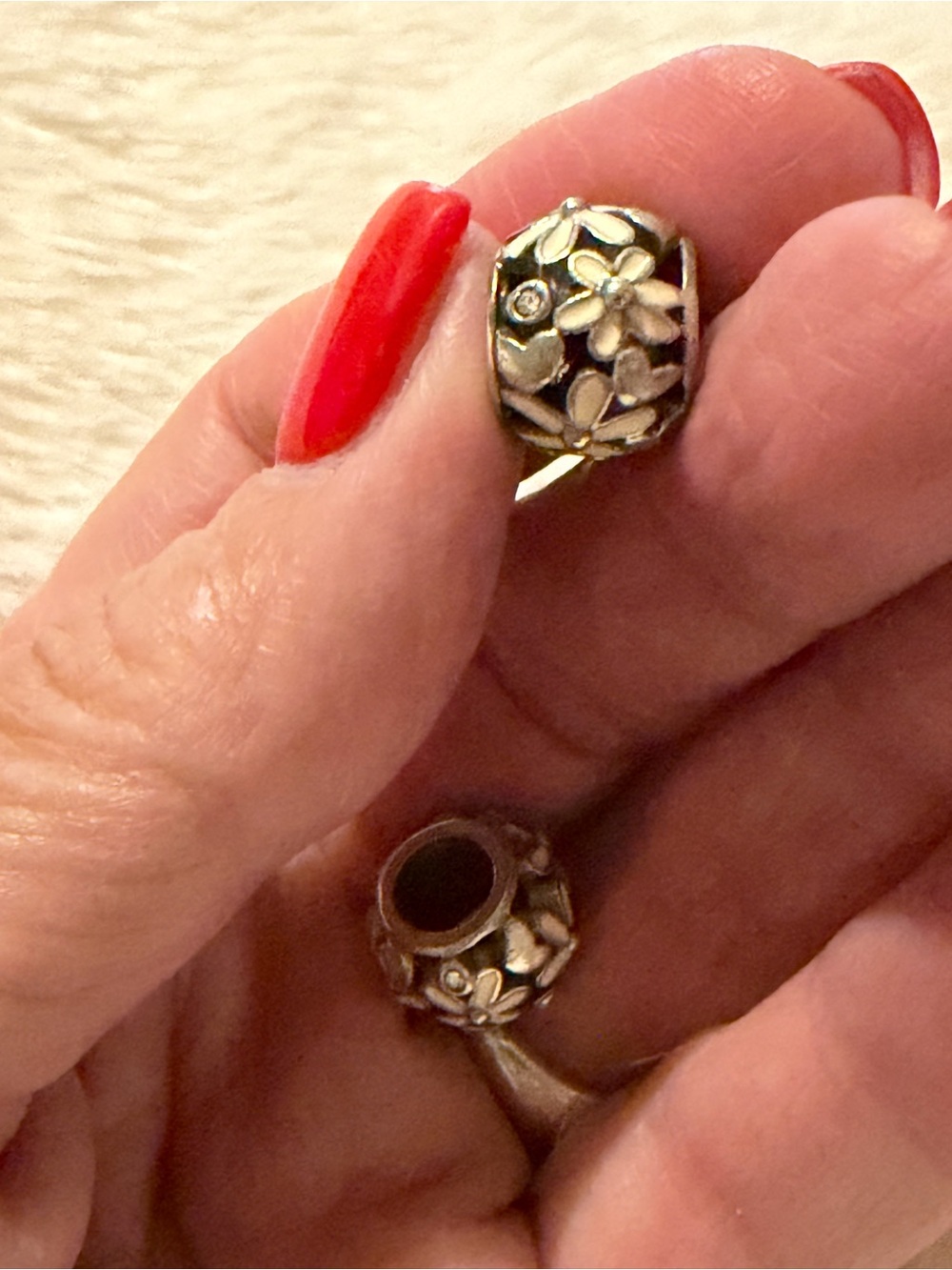 Brighton daisy beads